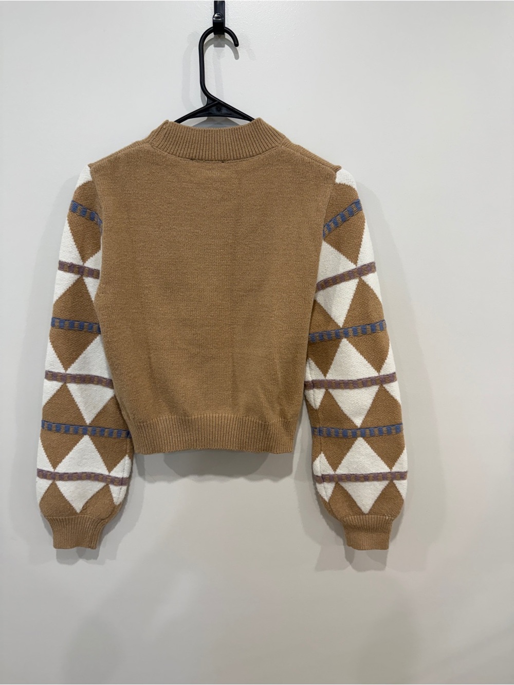 Lulu’s Women's Geometric Sleeve Sweater - Picture 4 of 4